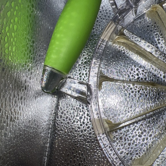 Multifunctional Handheld Round Divided Watermelon Cutter 8X10.5X1.5 Melon Slicer - Picture 3 of 4